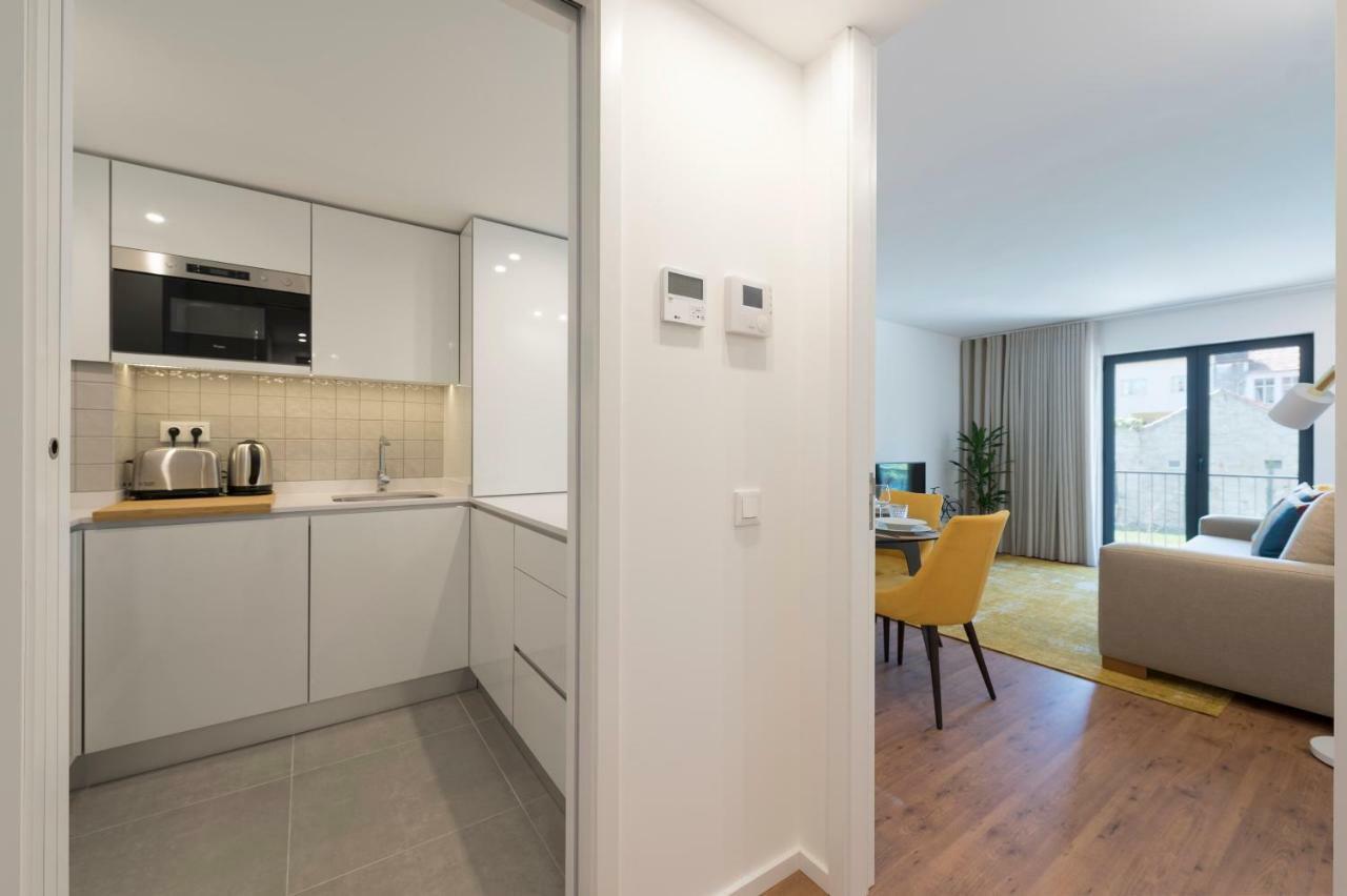 Lovelystay - Downtown Balcony Apartment With Free Parking Porto Exterior foto